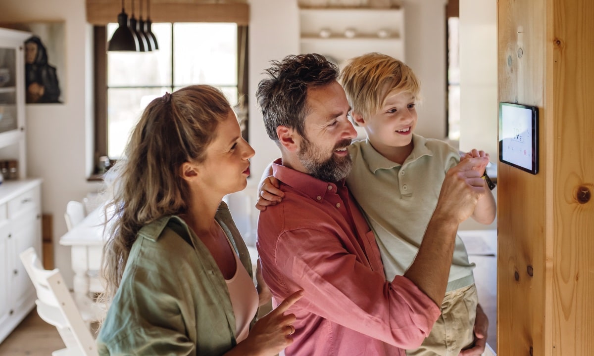 Smart thermostat installation in Los Angeles for energy savings